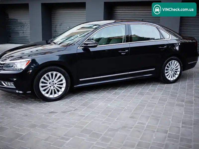 Volkswagen Passat 2017, фото з оголошення 2 з 20, VIN 1VWBT7A36HC068148