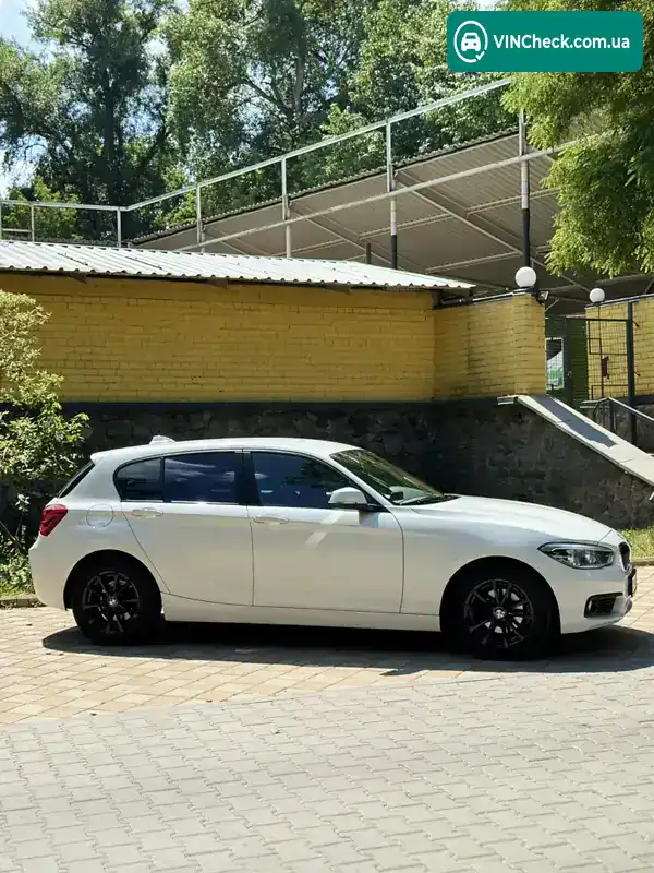 BMW 1 Series 2017, фото з оголошення 2 з 21, VIN WBA1R510X05E89595