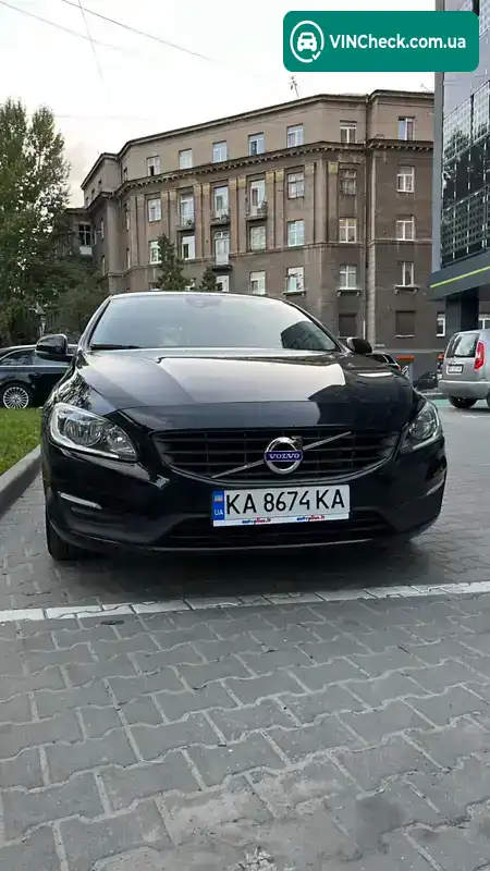 Volvo V60 2017, фото з оголошення 2 з 15, VIN YV1FW78C0J2393378