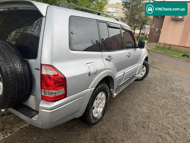 Mitsubishi Pajero 2004, фото з оголошення 2 з 11, VIN JMYLRV73W4J708359