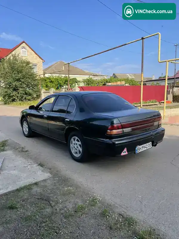 Nissan Maxima 1996, фото з оголошення 2 з 10, VIN JN1CAUA32U0011875
