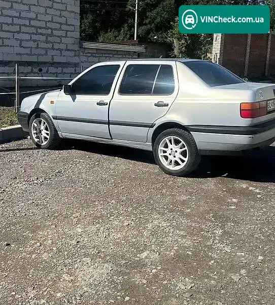 Volkswagen Vento 1993, фото з оголошення 2 з 12, VIN WVWZZZ1HZPW551515