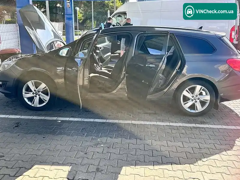 Opel Astra 2012, фото з оголошення 2 з 13, VIN W0LPD8EA9D8015749