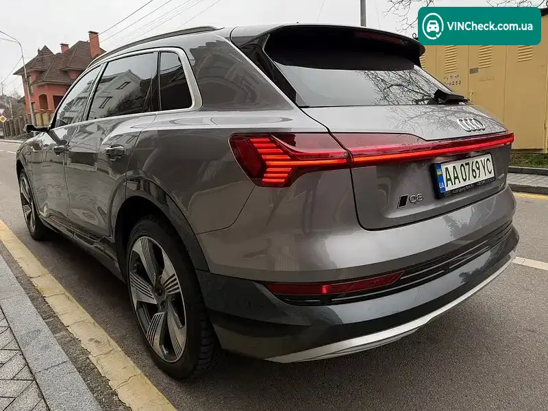 Audi e-tron 2019, фото з оголошення 2 з 20, VIN WAUZZZGE9LB010423