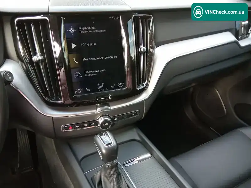 Volvo XC60 2018, фото з оголошення 2 з 12, VIN YV1UZA8VCK1290921