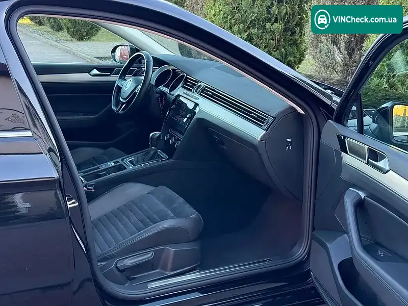 Volkswagen Passat 2019, фото з оголошення 2 з 20, VIN WVWZZZ3CZKE059608