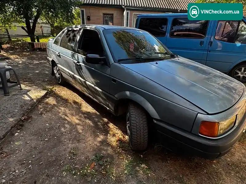 Volkswagen Passat 1990, фото з оголошення 1 з 7, VIN WVWZZZ31ZLB051050