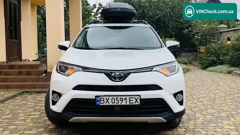 Toyota RAV4 2018, фото з оголошення 1 з 14, VIN 2T3RFREV9JW845652