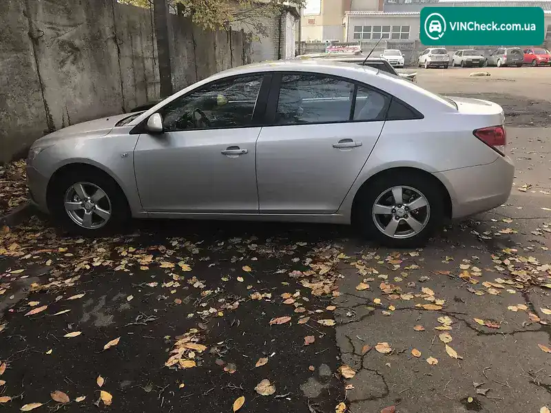 Chevrolet Cruze 2010, фото з оголошення 2 з 4, VIN KL1JF69E9AK646524