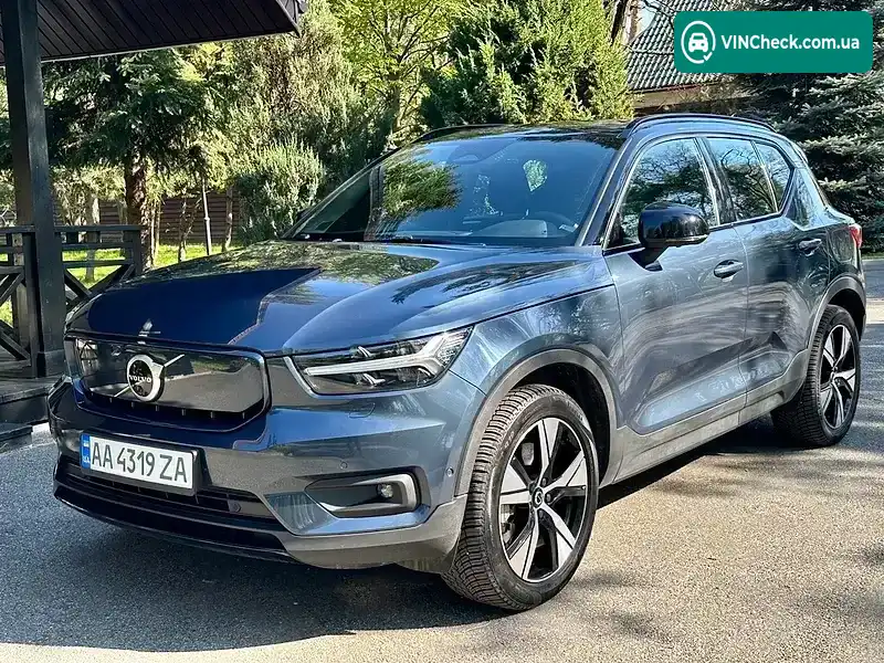 Volvo XC40 2021, фото з оголошення 2 з 20, VIN YV1XZEDVEN2700544