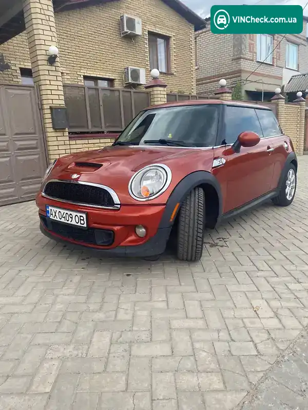 MINI Hatch 2011, фото з оголошення 2 з 9, VIN WMWSV3C53CTY19412