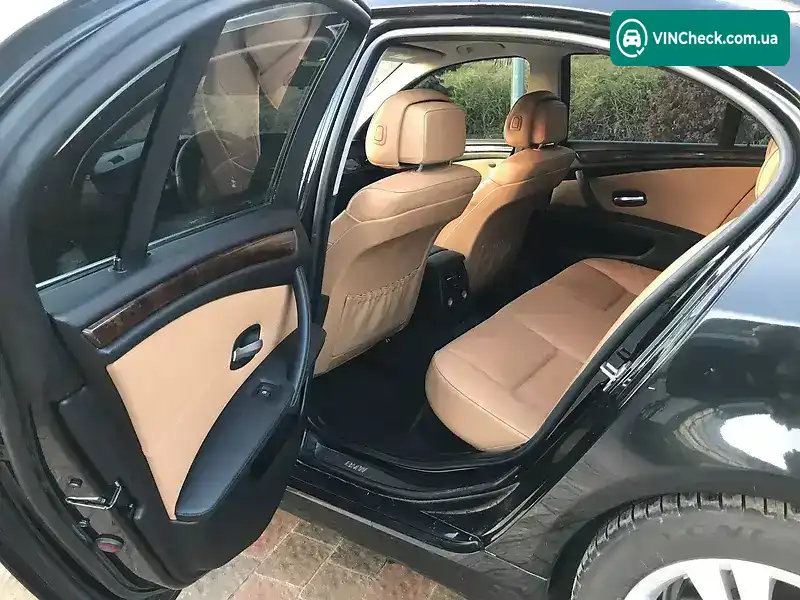 BMW 5 Series 2009, фото з оголошення 2 з 9, VIN WBANU5C53AC442637