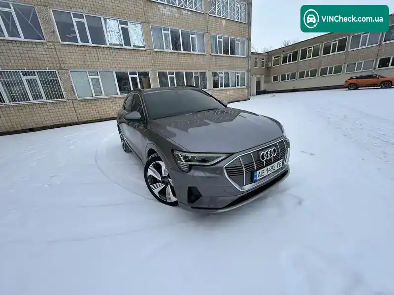 Audi e-tron 2019, фото з оголошення 2 з 20, VIN WAUZZZGE8KB004725