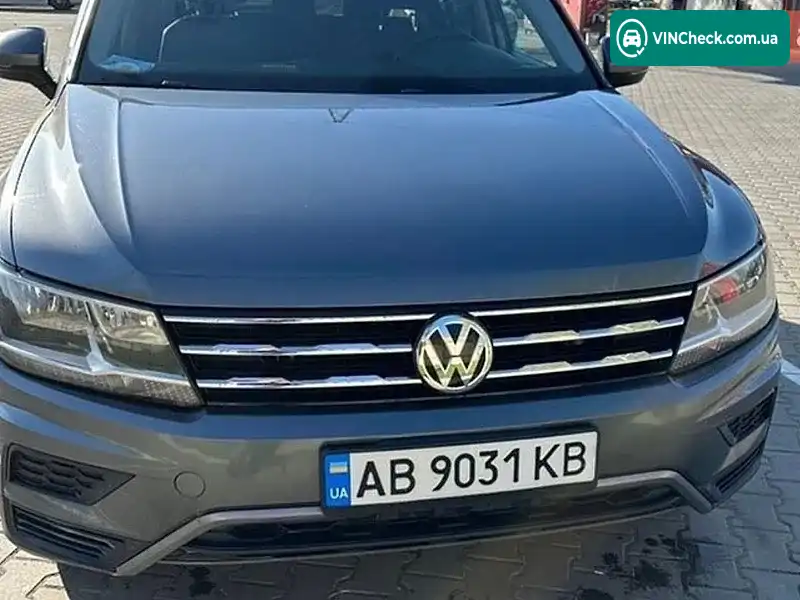 Volkswagen Tiguan 2018, фото з оголошення, VIN 3VV3B7AX2JM159033