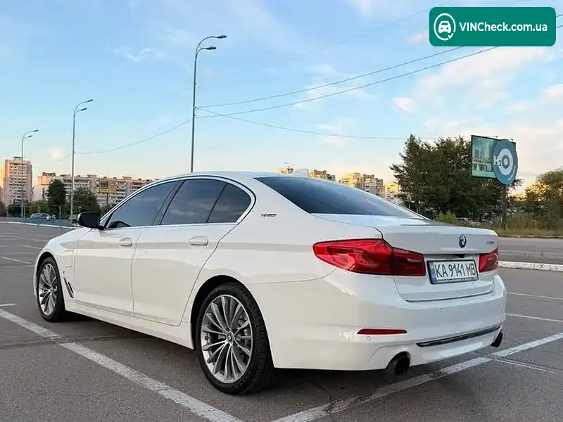 BMW 5 Series 2018, фото з оголошення 2 з 14, VIN WBAJA9C56KB391950