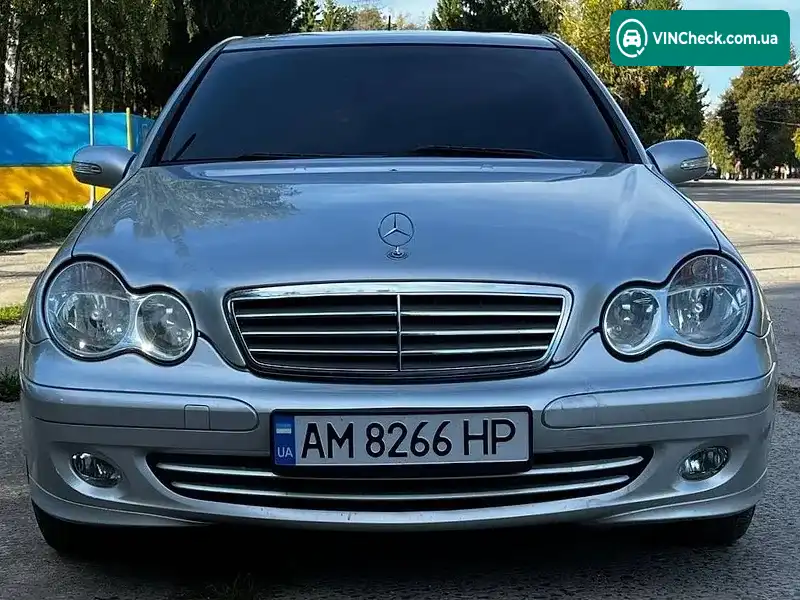 Mercedes-Benz C-Class 2006, фото з оголошення 2 з 20, VIN WDB2030421F843327