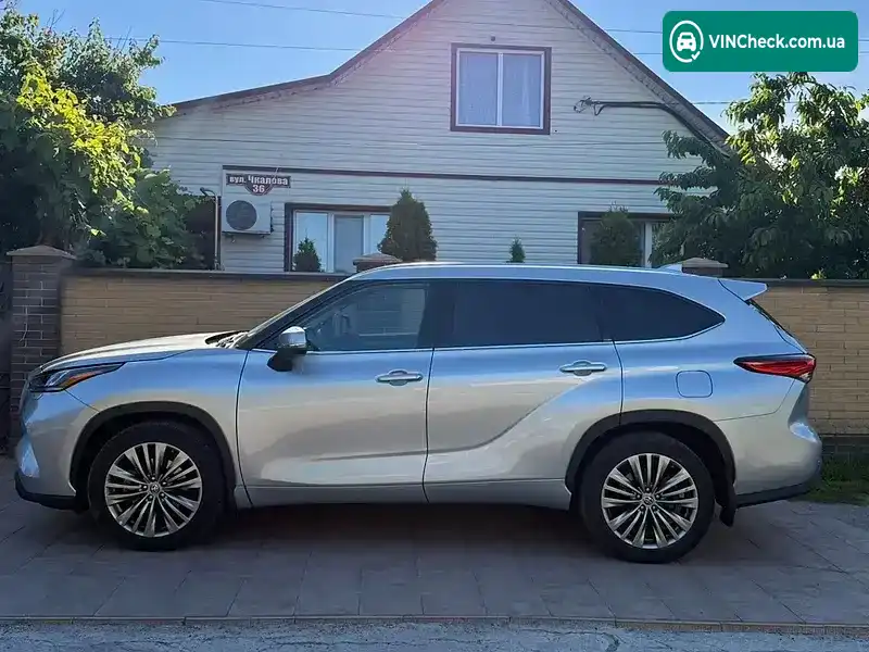 Toyota Highlander 2021, фото з оголошення 2 з 20, VIN 5TDLC3CH20S070121