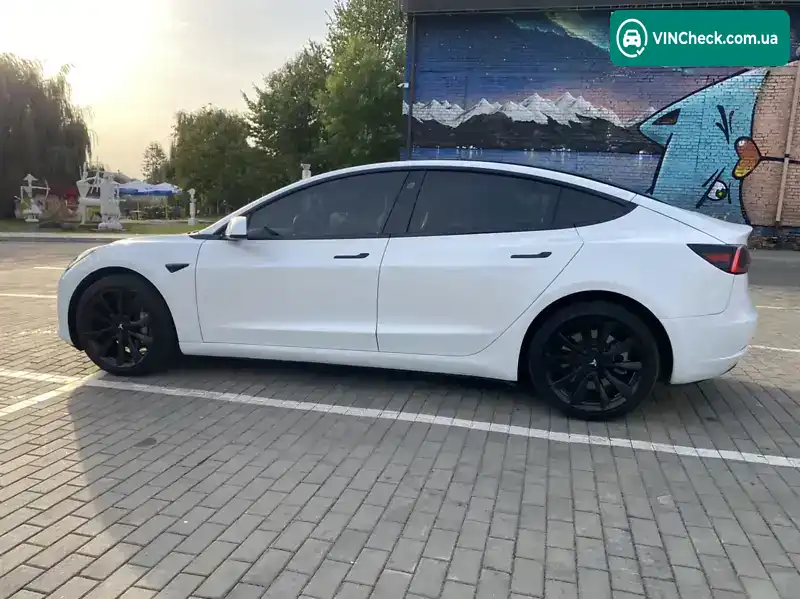 Tesla Model 3 2021, фото з оголошення 2 з 20, VIN 5YJ3E1EB4MF099203