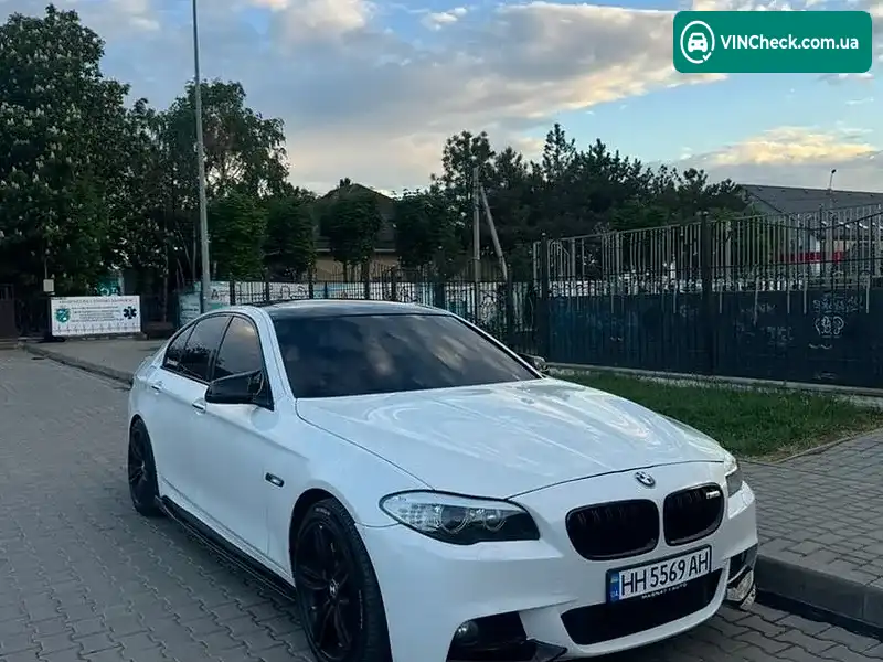 BMW 5 Series 2011, фото з оголошення 1 з 15, VIN WBAFR7C5XBC806250