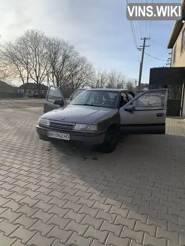 Opel Vectra 1990, фото з оголошення 1 з 17, VIN W0L000089L1239959
