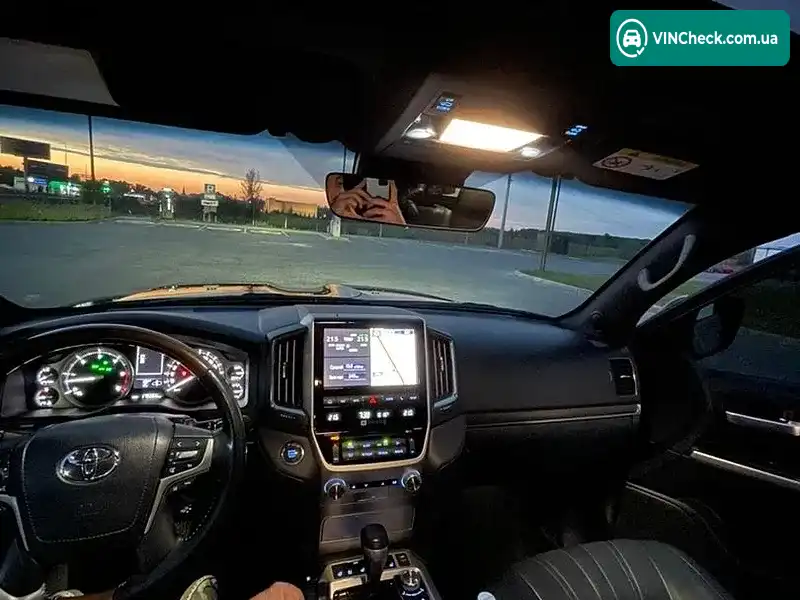 Toyota Land Cruiser 2020, фото з оголошення 2 з 17, VIN JTMCV02J204306985
