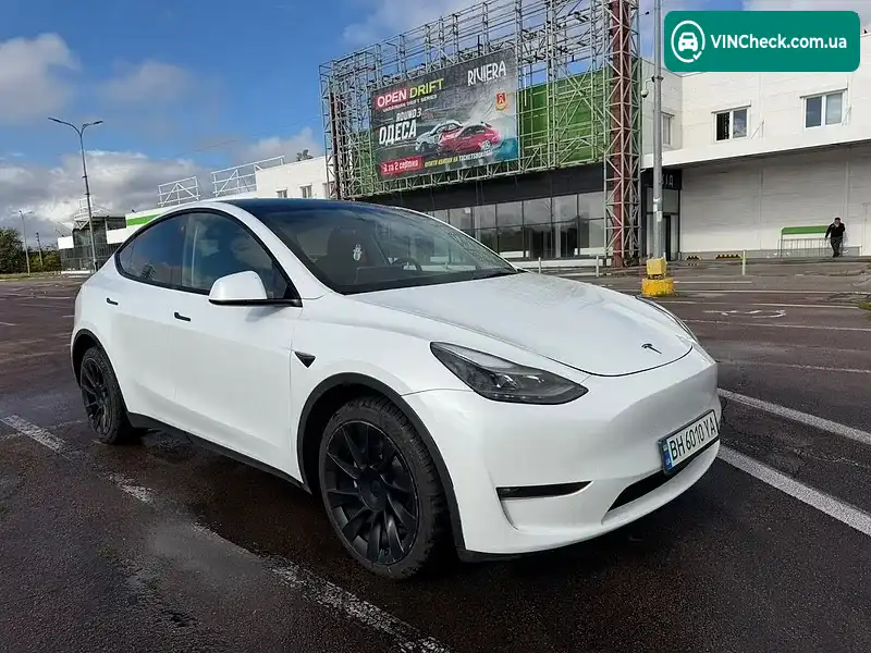 Tesla Model Y 2023, фото з оголошення 2 з 20, VIN 7SAYGDEE2PF661652