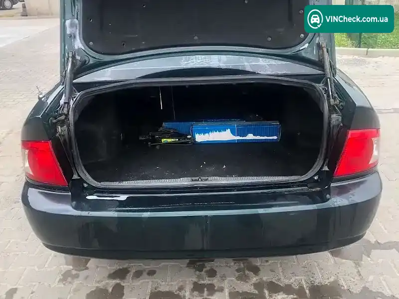 Kia Magentis 2003, фото з оголошення 2 з 10, VIN KNEGD222235201042