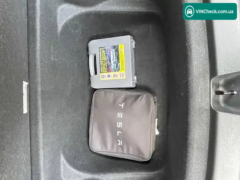 Tesla Model Y 2020, фото з оголошення 2 з 15, VIN 5YJYGDEEXLF027383