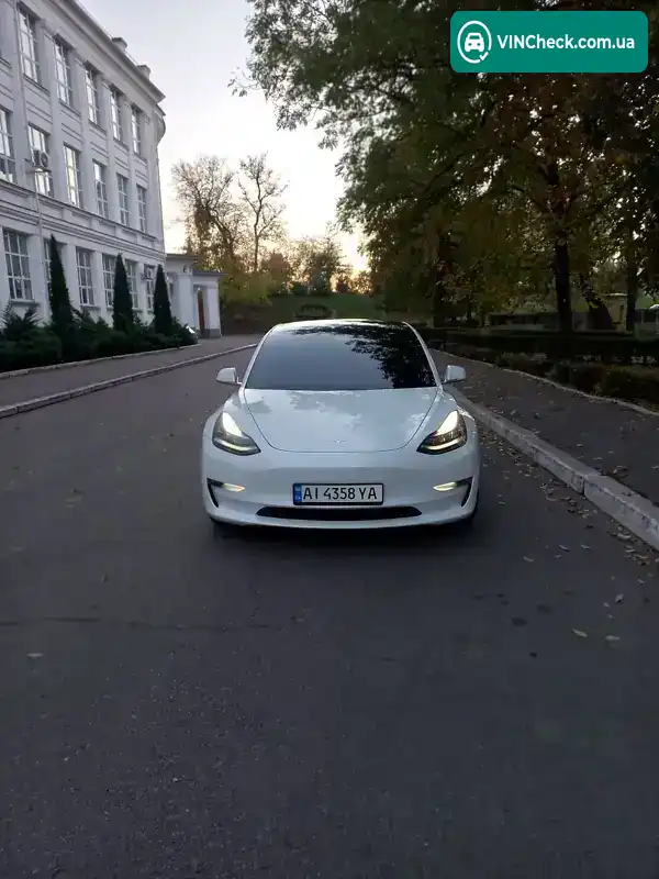 Tesla Model 3 2019, фото з оголошення 2 з 20, VIN 5YJ3E1EB0LF618116