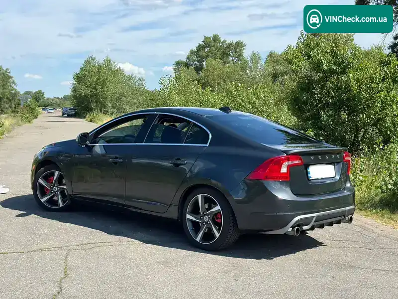 Volvo S60 2011, фото з оголошення 2 з 21, VIN YV1902FHXC2121959