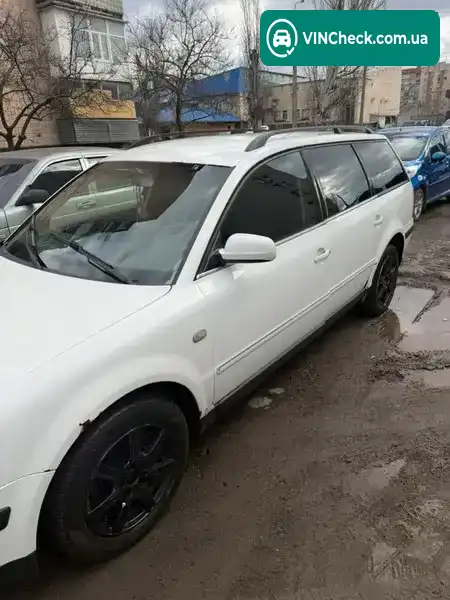 Volkswagen Passat 2000, фото з оголошення 2 з 12, VIN WVWZZZ38ZYE277161