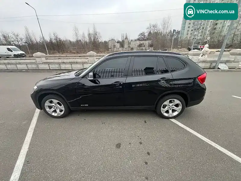 BMW X1 2013, фото з оголошення 2 з 11, VIN WBAVM1C55EVW47606