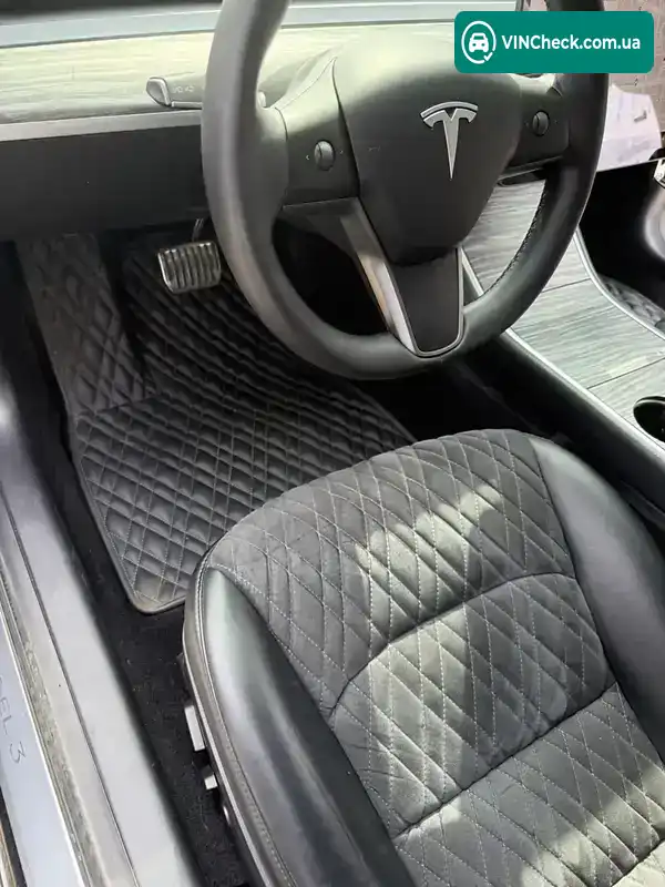 Tesla Model 3 2020, фото з оголошення 2 з 21, VIN 5YJ3E1EB4LF662944