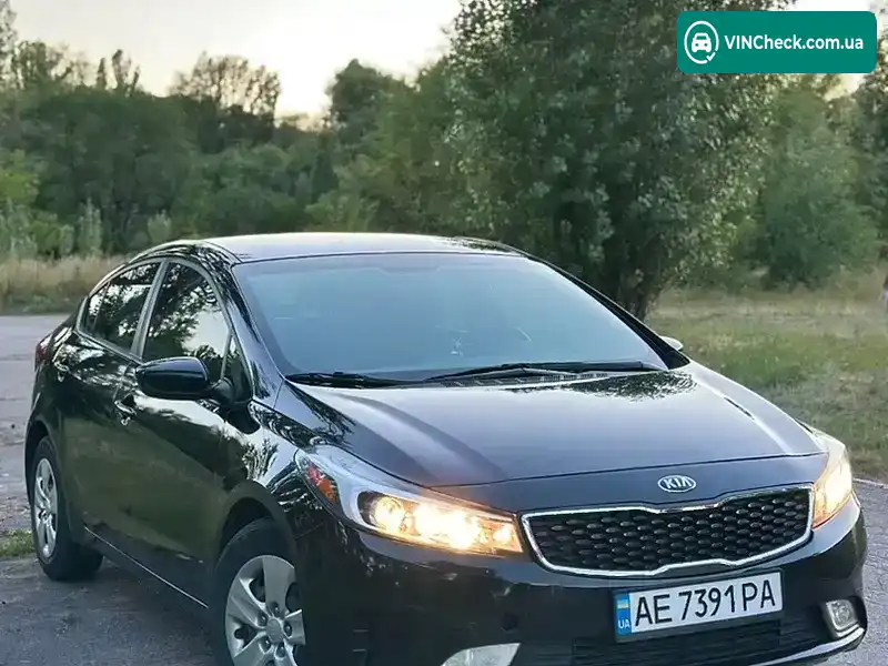 Kia Forte 2018, фото з оголошення 1 з 20, VIN 3KPFL4A74JE272614