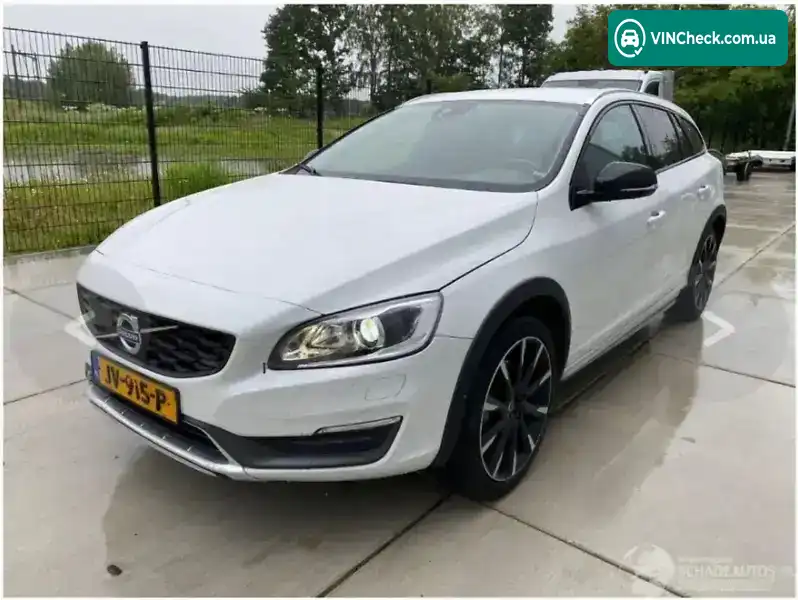 Volvo V60 2016, фото з оголошення 2 з 21, VIN YV1FZA8CDG1018175