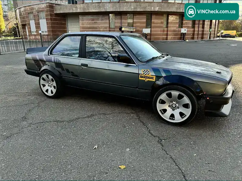 BMW 3 Series 1989, фото з оголошення 2 з 7, VIN WBAAB11010AA00246