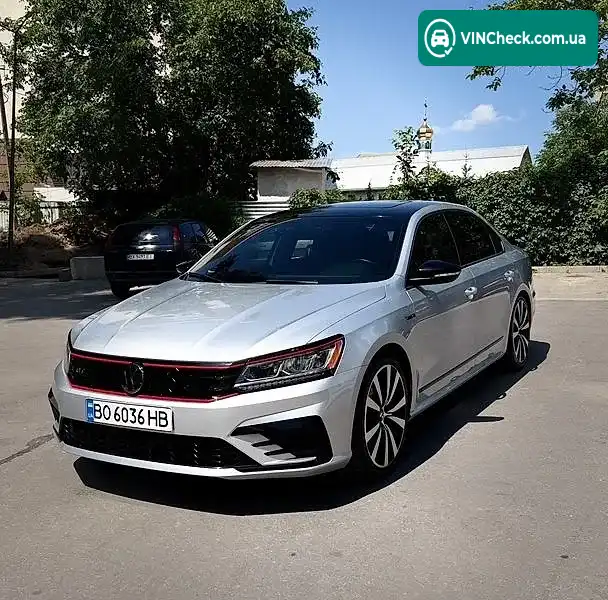 Volkswagen Passat 2018, фото з оголошення 1 з 20, VIN 1VWJM7A39JC032954