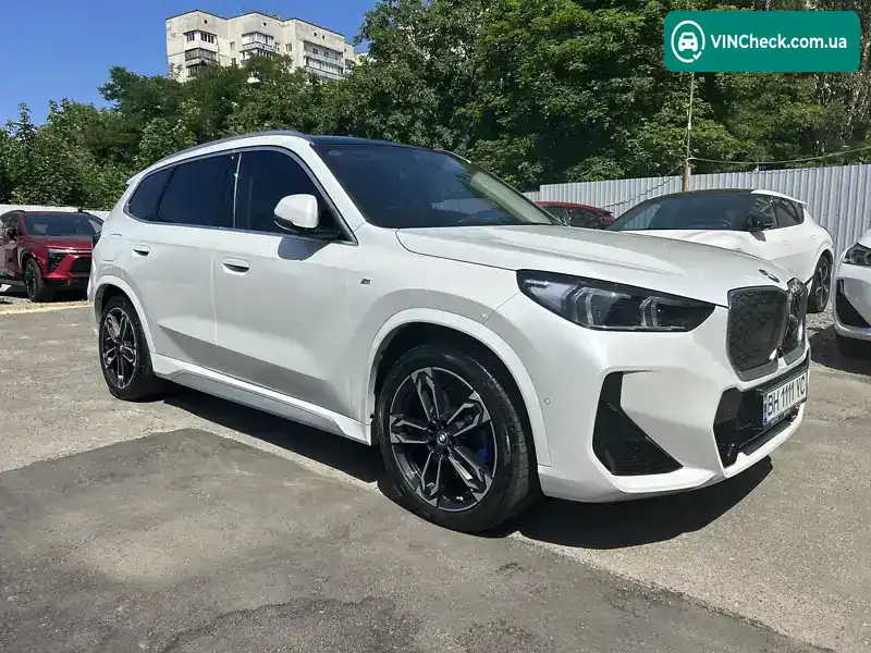 BMW iX1 2024, фото з оголошення 1 з 21, VIN LBV51FX07RM772252