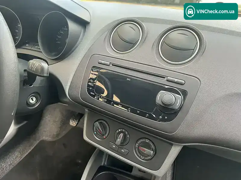 SEAT Ibiza 2010, фото з оголошення 1 з 12, VIN VSSZZZ6JZBR080053