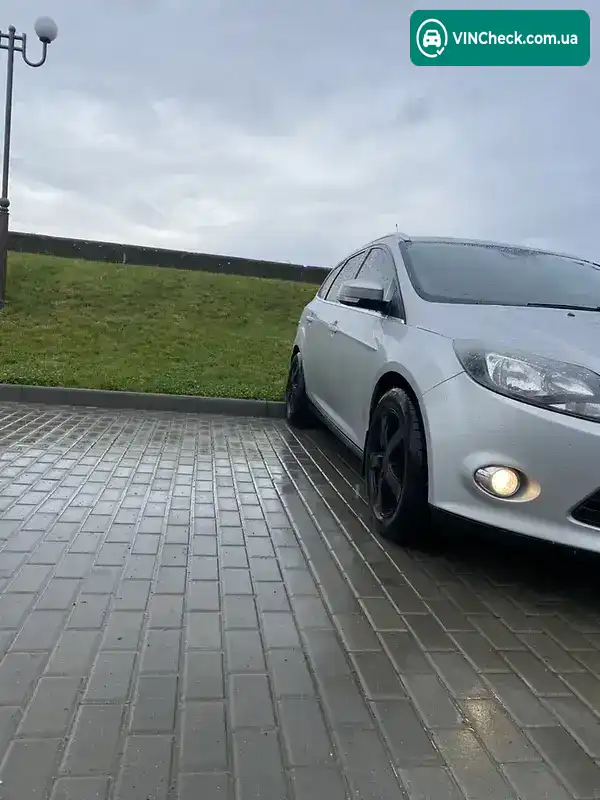 Ford Focus 2011, фото з оголошення 2 з 16, VIN WF0LXXGCBLBJ38947