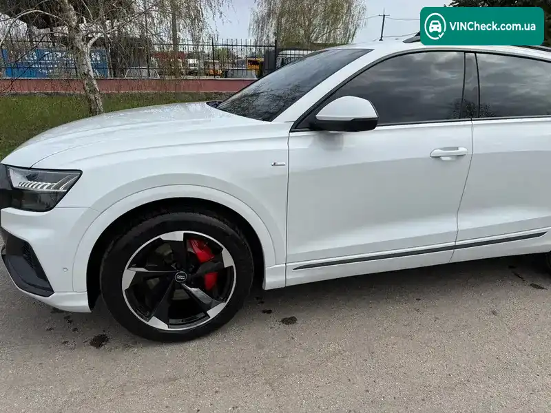 Audi Q8 2019, фото з оголошення 2 з 18, VIN WAUZZZF15KD042075