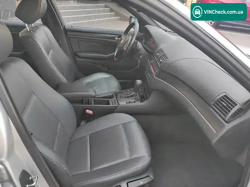 BMW 3 Series 2004, фото з оголошення, VIN WBAEN11020PB22930