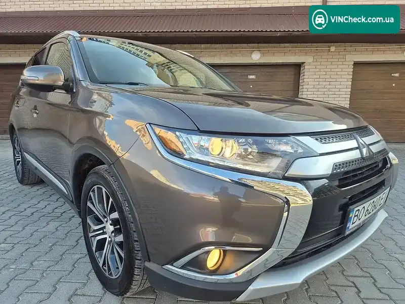 Mitsubishi Outlander 2018, фото з оголошення 2 з 20, VIN JA4AD3A38JZ056164