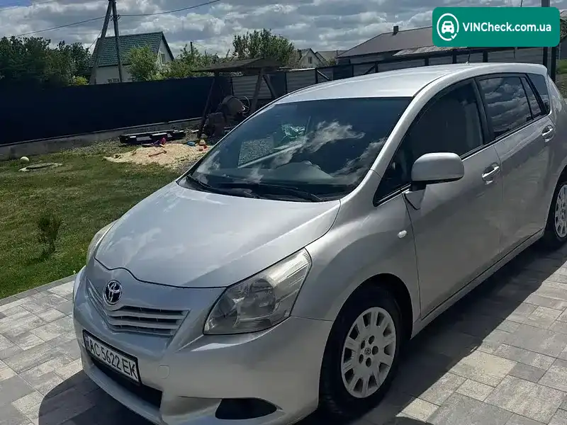 Toyota Verso 2010, фото з оголошення 2 з 10, VIN NMTDD26R20R032712