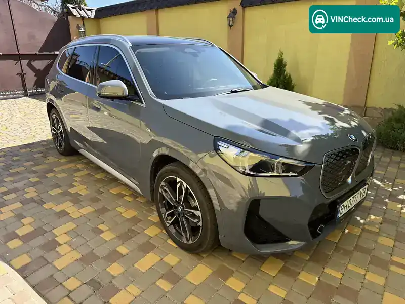 BMW iX1 2023, фото з оголошення 2 з 20, VIN LBV51FX06RM742398