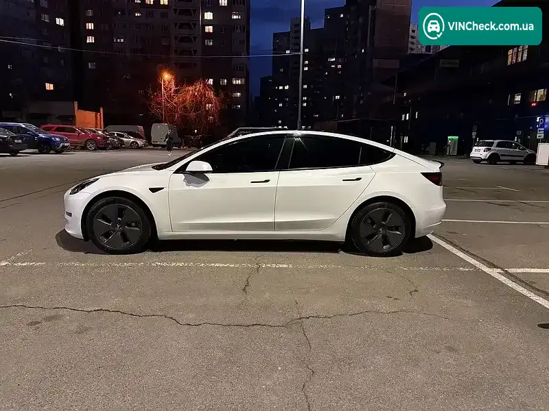 Tesla Model 3 2023, фото з оголошення 1 з 8, VIN 5YJ3E1EAXPF557239