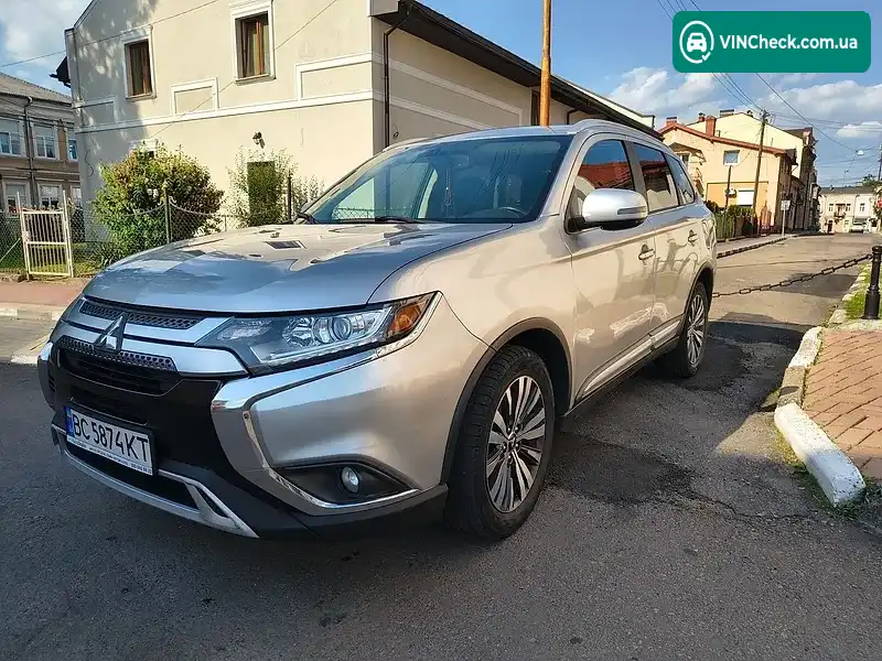 Mitsubishi Outlander 2018, фото з оголошення 2 з 20, VIN JA4AD3A35KZ025083
