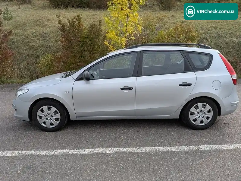 Hyundai i30 2008, фото з оголошення 2 з 20, VIN KMHDB81DP8U005450