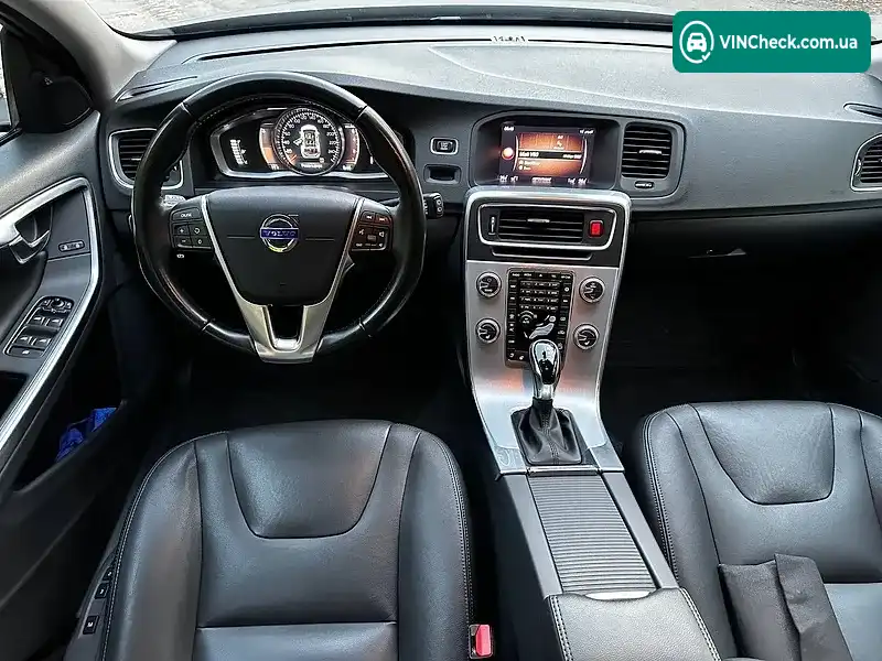 Volvo V60 2018, фото з оголошення 2 з 14, VIN YV440MWK4J2056365