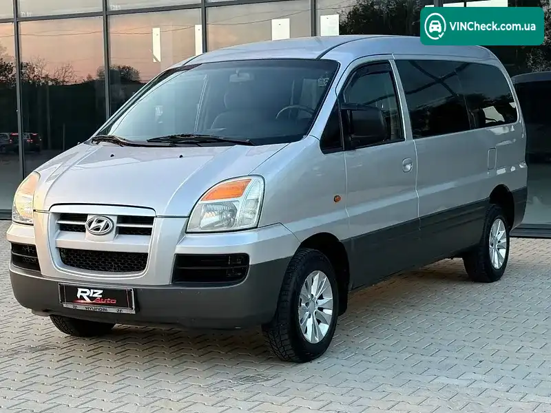 Hyundai H-1 2005, фото з оголошення 2 з 20, VIN KMJWWH7HP5U675419